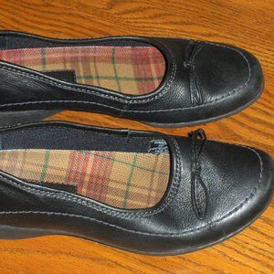 Eastland Women's Shoes 8.5 Black Oxfords with Bow
